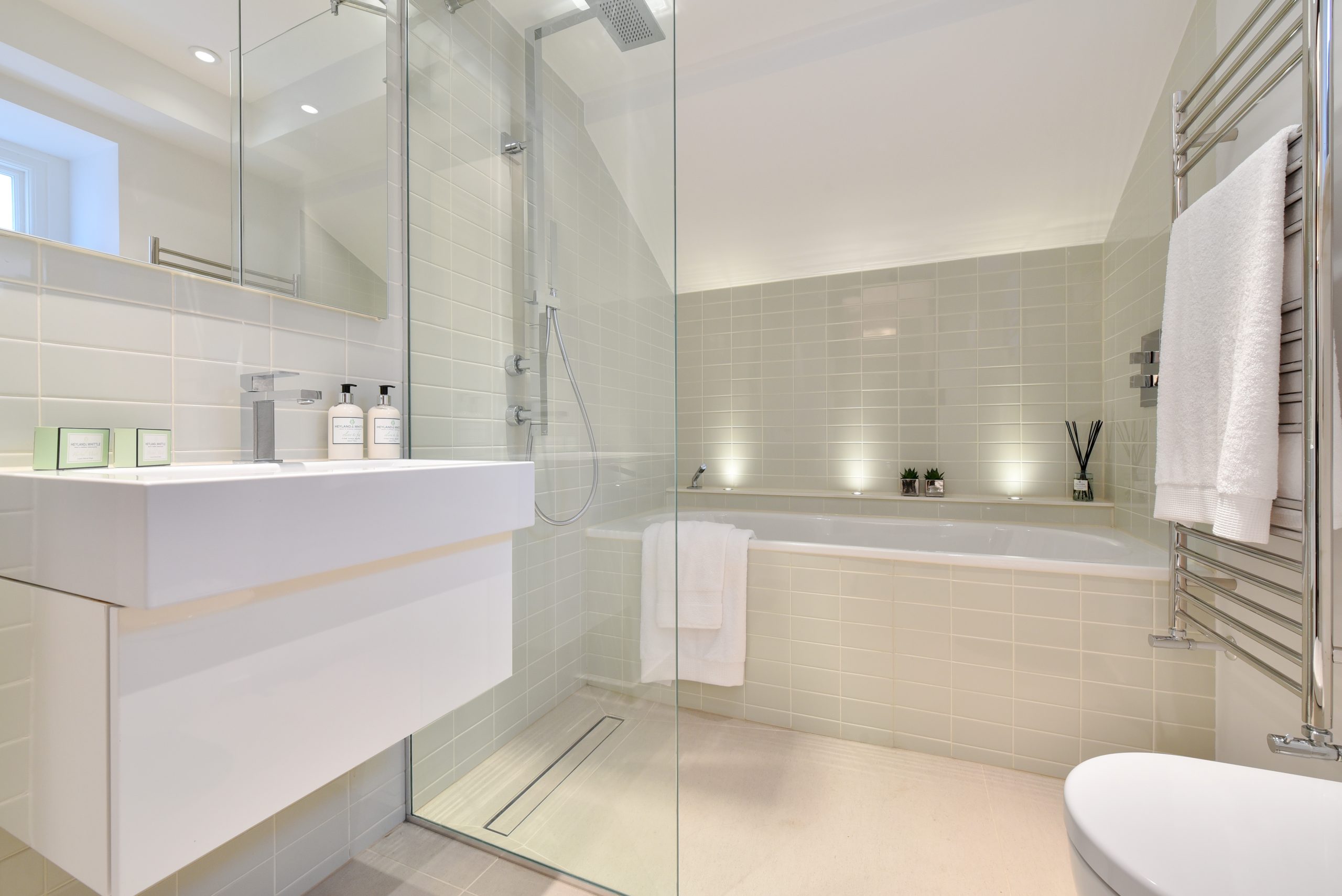 Hampstead 1 Bathroom 32 | Lead Wolf, Peterborough