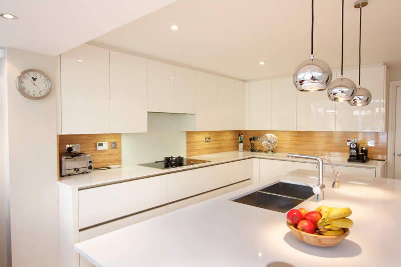 01 German Kitchen Handleless White Gloss Acrylic | Lead Wolf, Peterborough