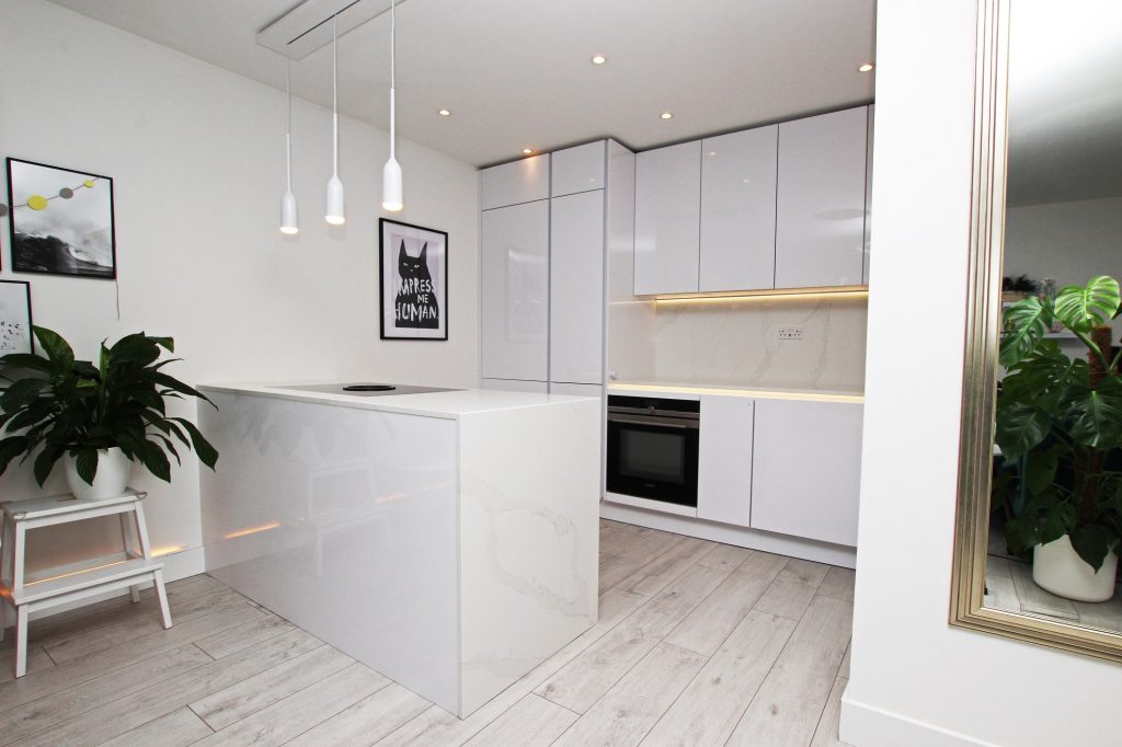 1. Small White Kitchen With Peninsula | Lead Wolf, Peterborough