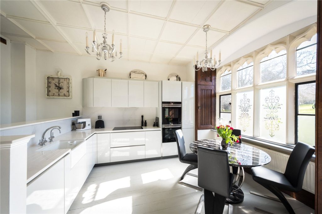 Light Grey Gloss Lacquer Kitchen Design | Lead Wolf, Peterborough