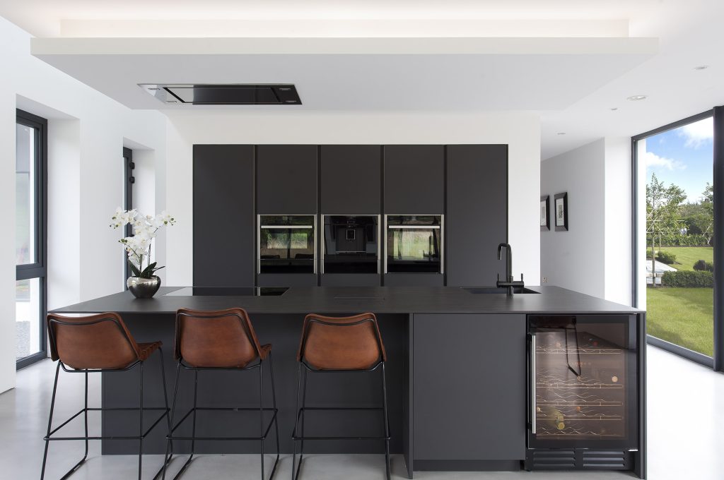 Contemporary Island Large Breakfast Bar | Lead Wolf, Peterborough